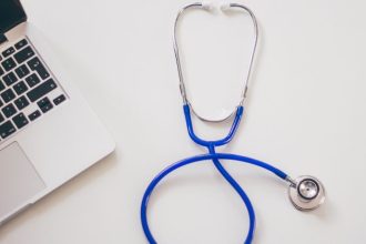 Governo Proíbe Educação a Distância para Medicina Direito e Outros Cursos em Nova Política do MEC: Impactos e Perspectivas