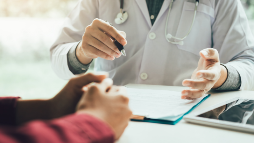 Políticas de saúde no Brasil ampliam debate sobre futuro do SUS e desafios da medicina pública
