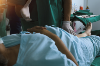 IA na medicina ganha espaço no Brasil: como a tecnologia está mudando diagnósticos sem substituir o médico