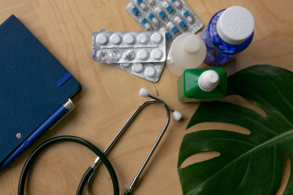 Anvisa apreende medicamentos falsificados: como o consumidor pode verificar se um remédio é seguro